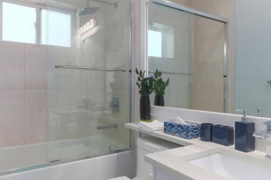 4666 Earles Street Vancouver, BC - 18