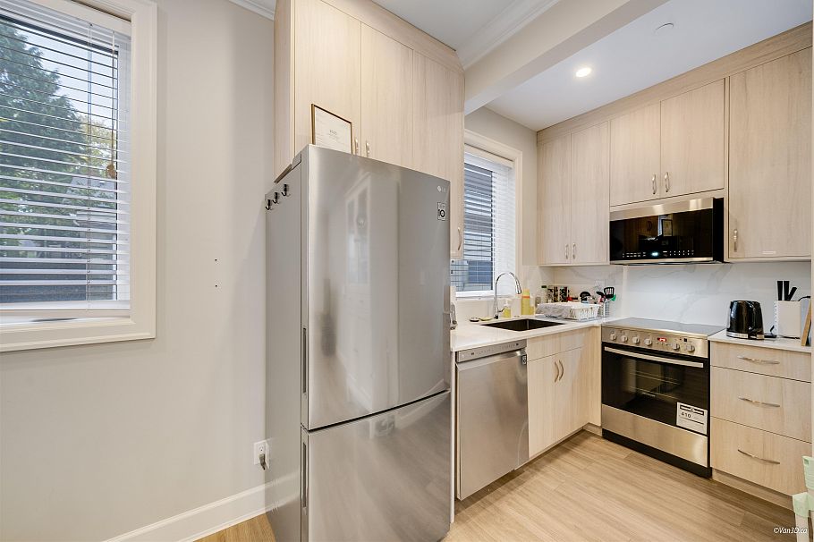 3657 W 29th Avenue Vancouver, BC - 8