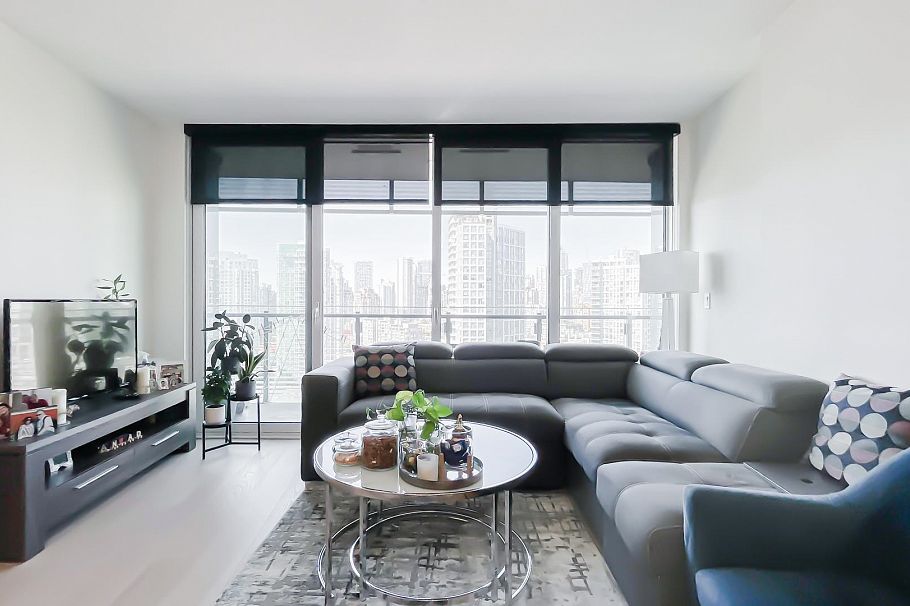 2220 89 Nelson Street Vancouver, BC - 4