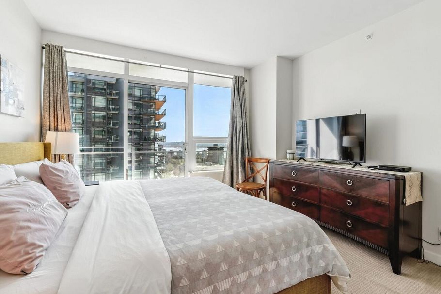 1006 112 E 13th Street North Vancouver, BC - 17