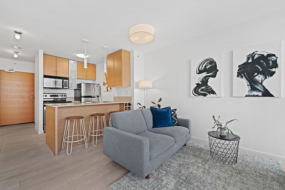 2408 909 Mainland Street Vancouver, BC - 1