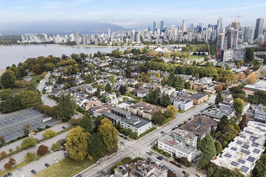 34 1480 Arbutus Street Vancouver, BC - 25