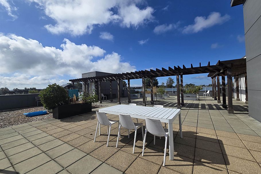 308 711 W 14th Street North Vancouver, BC - 27