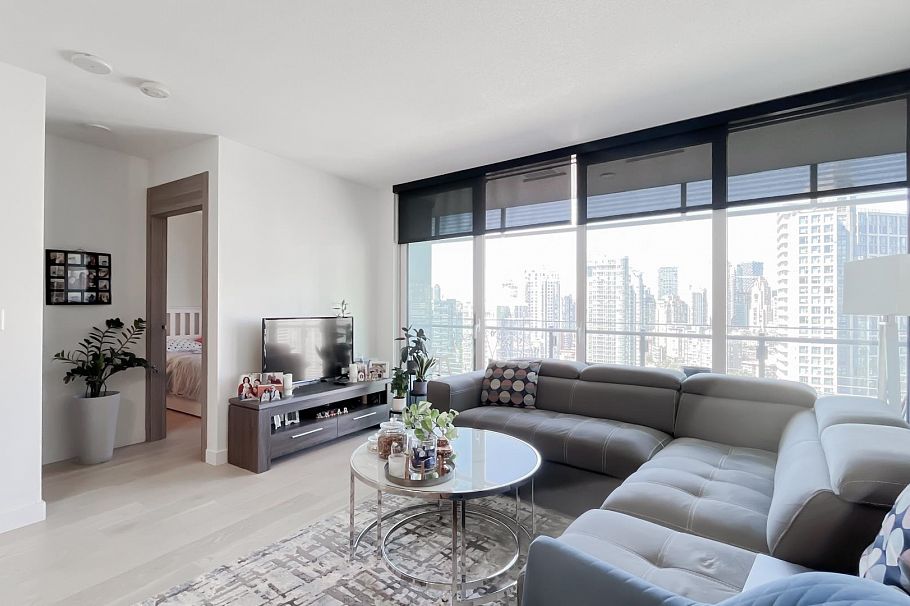 2220 89 Nelson Street Vancouver, BC - 5