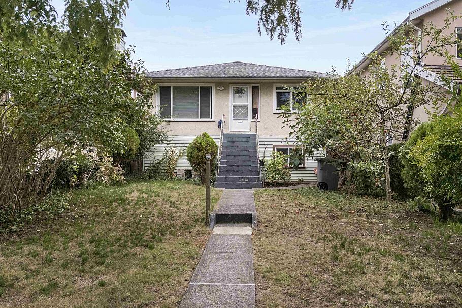 5828 Kerr Street Vancouver, BC - 1