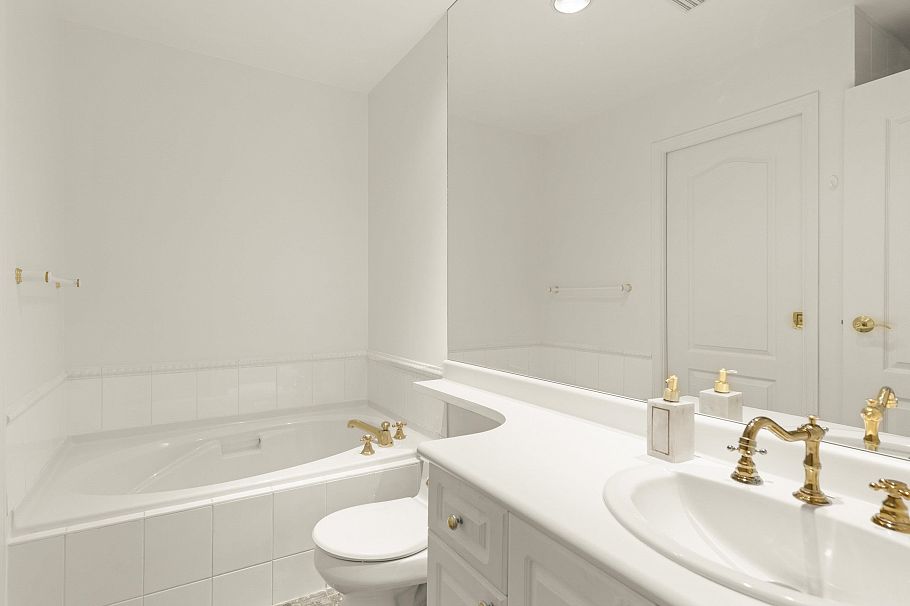 109 5735 Hampton Place Vancouver, BC - 26