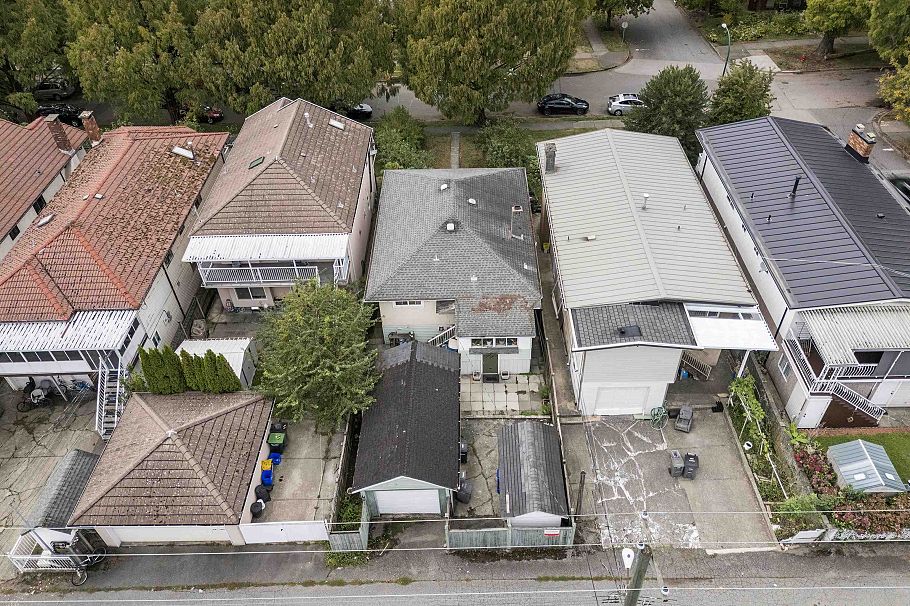 5828 Kerr Street Vancouver, BC - 35