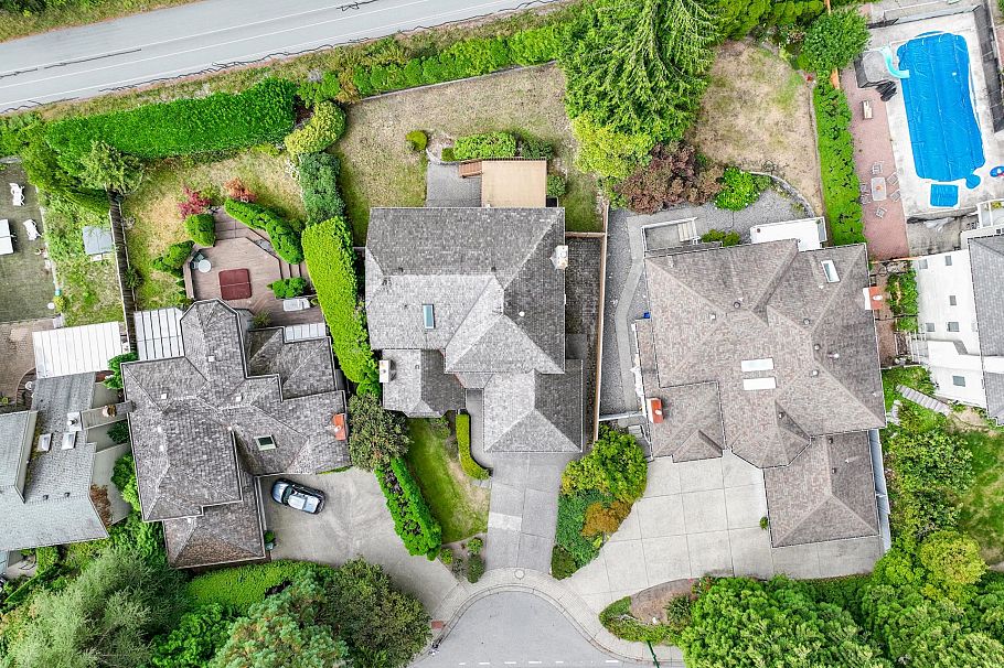 5685 Nancy Greene Way North Vancouver, BC - 39