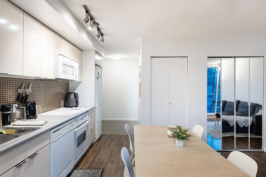 1606 233 Robson Street Vancouver, BC - 21