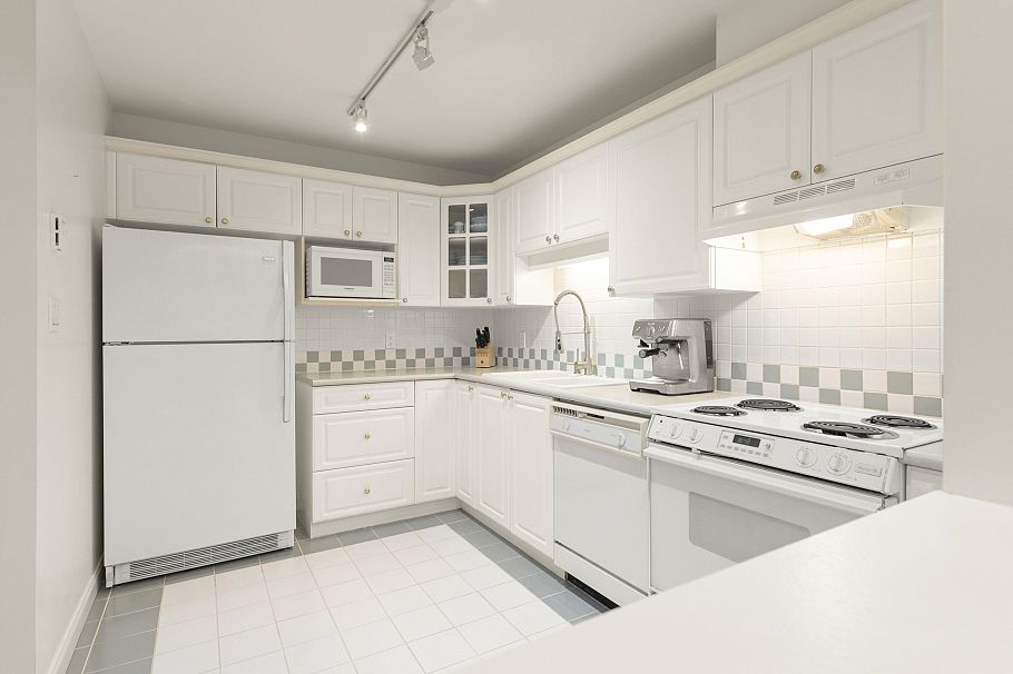 109 5735 Hampton Place Vancouver, BC - 20