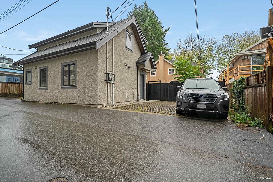 3657 W 29th Avenue Vancouver, BC - 27