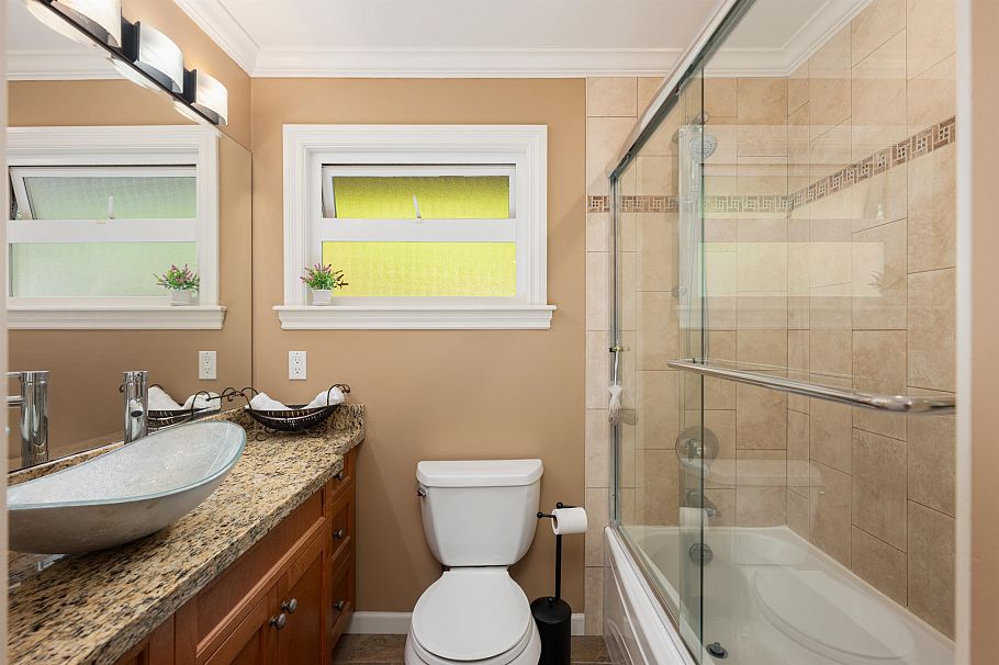 3658 Loraine Avenue North Vancouver, BC - 18