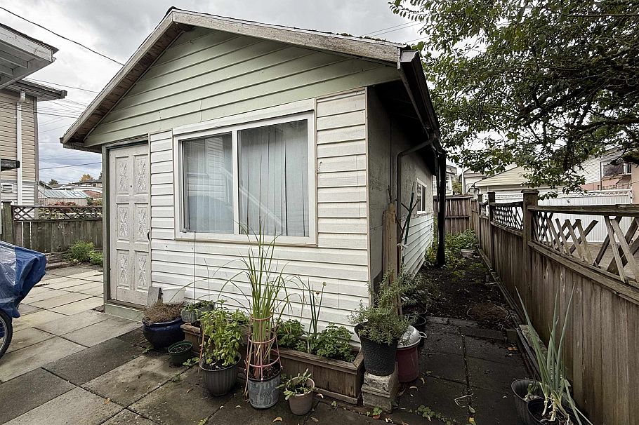 5828 Kerr Street Vancouver, BC - 30