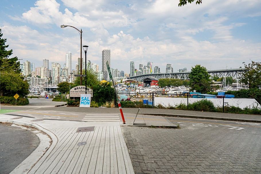 601 1510 W 1st Avenue Vancouver, BC - 32