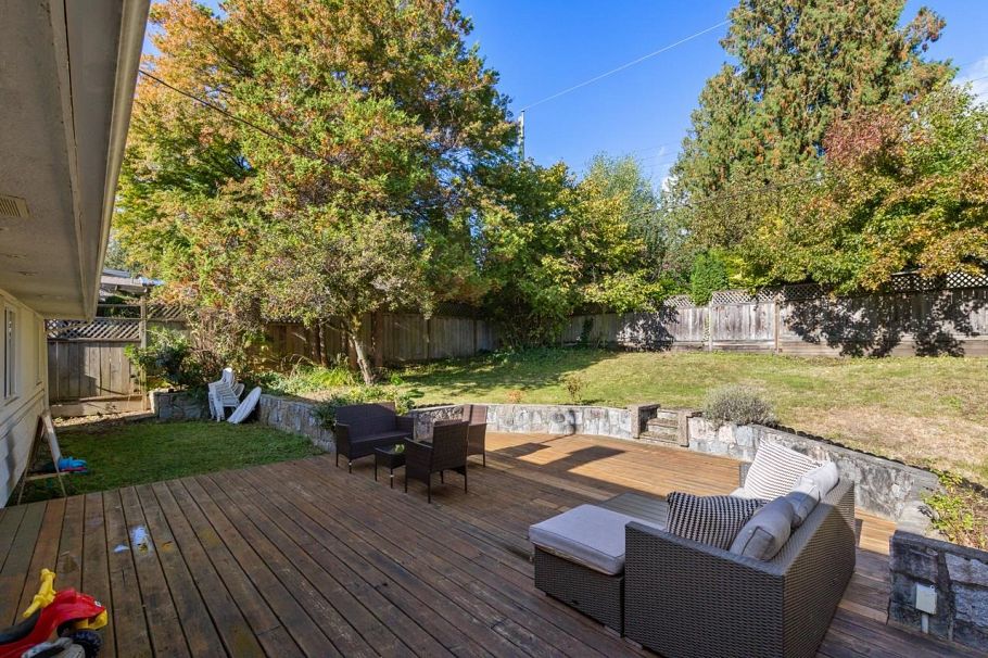 744 Kilkeel Place North Vancouver, BC - 18