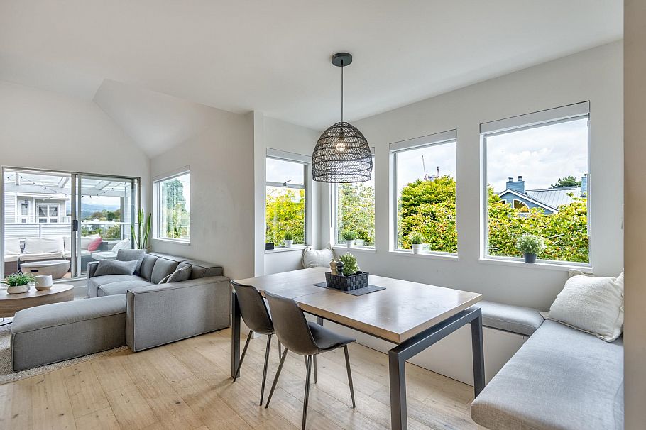 304 1665 Arbutus Street Vancouver, BC - 2