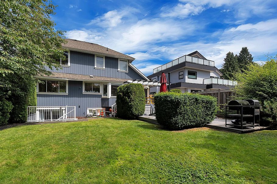 633 Fir Street North Vancouver, BC - 35