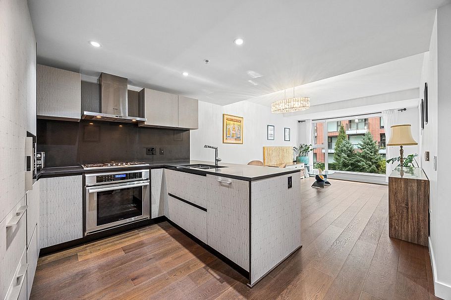 305 1571 W 57th Avenue Vancouver, BC - 11