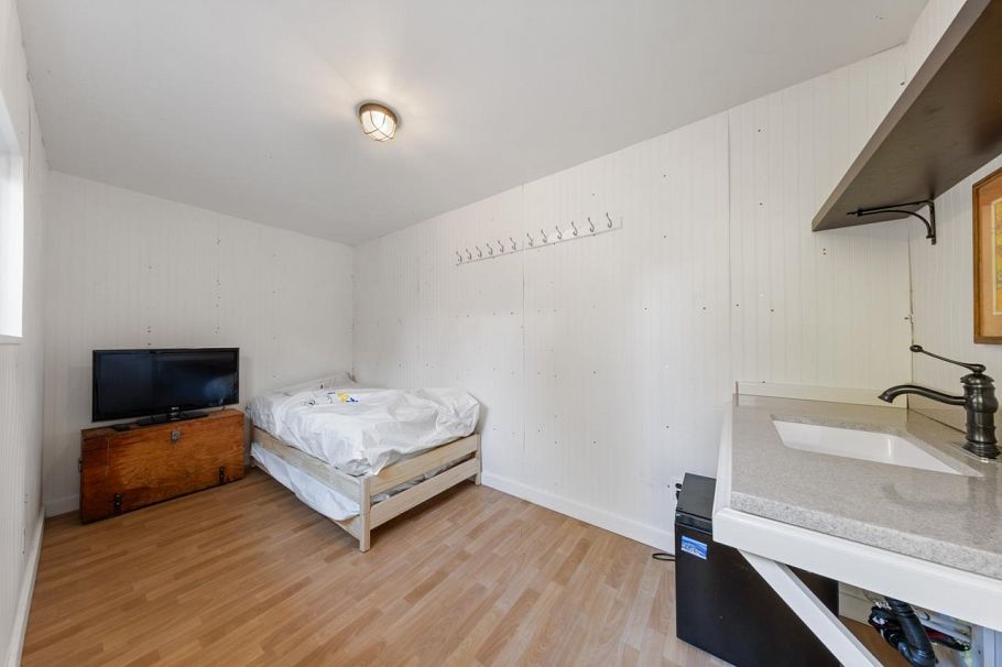 744 Kilkeel Place North Vancouver, BC - 17