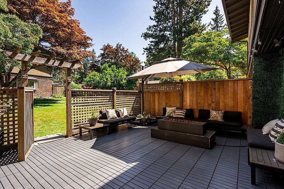 137 3300 Capilano Road North Vancouver, BC - 1