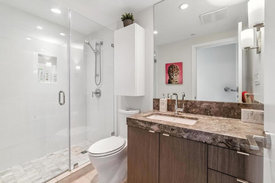 1006 112 E 13th Street North Vancouver, BC - 21