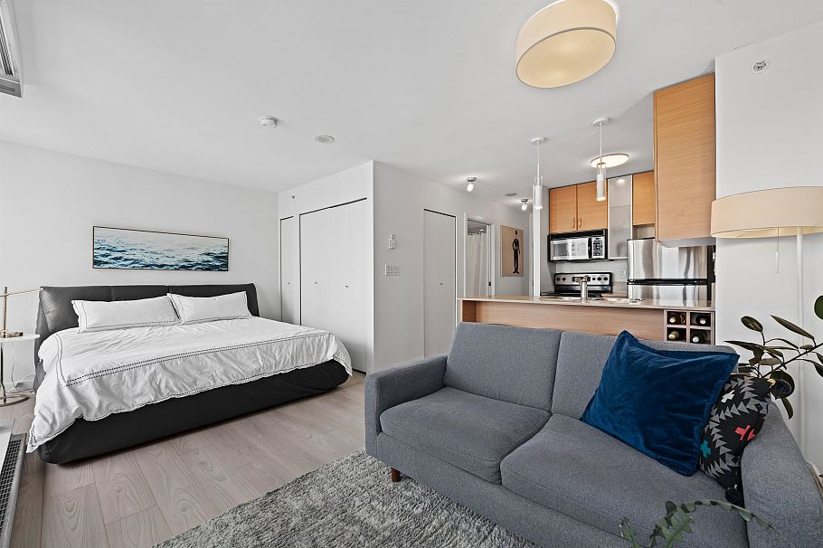 2408 909 Mainland Street Vancouver, BC - 3