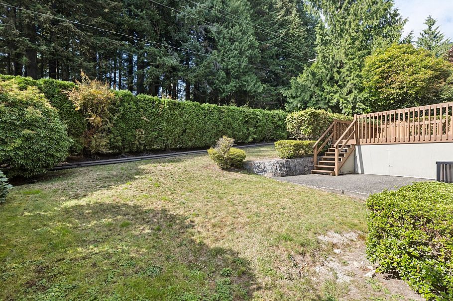 5685 Nancy Greene Way North Vancouver, BC - 38