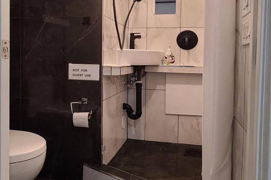 901 E Broadway Street Vancouver, BC - 10