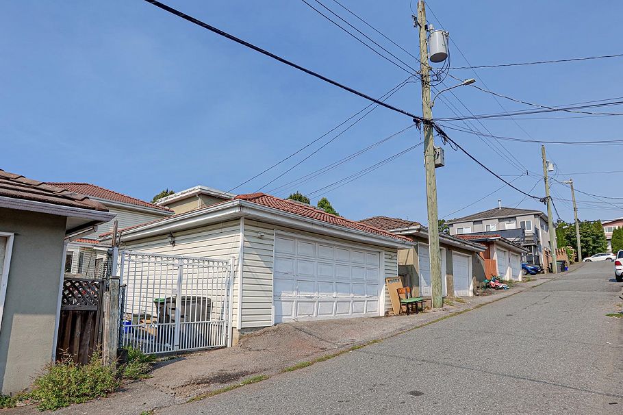 8006 Chester Street Vancouver, BC - 40