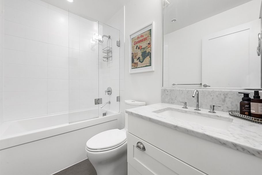 3429 Porter Street Vancouver, BC - 21