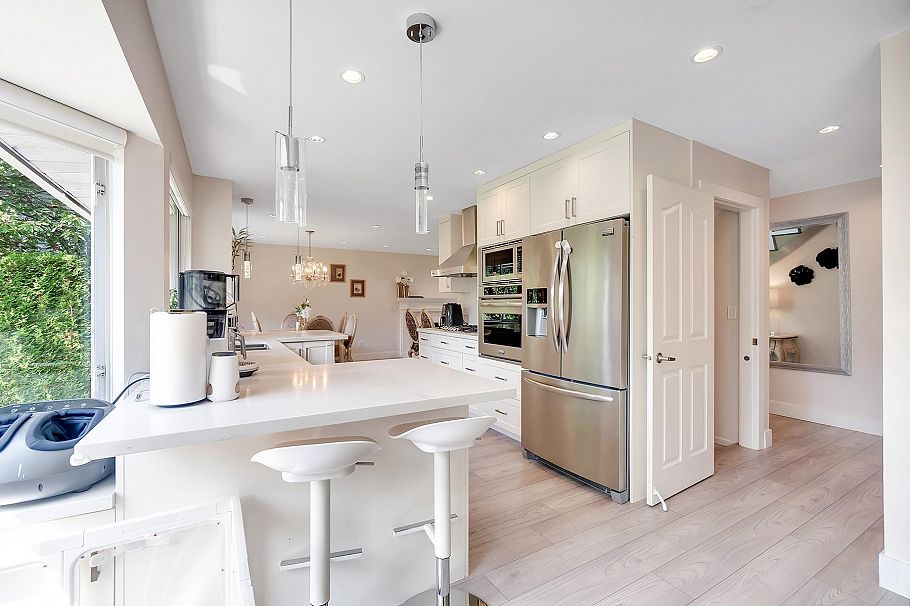 633 Fir Street North Vancouver, BC - 33