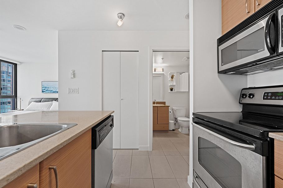 2408 909 Mainland Street Vancouver, BC - 13