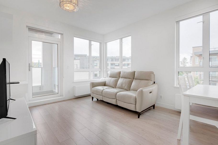 308 711 W 14th Street North Vancouver, BC - 3