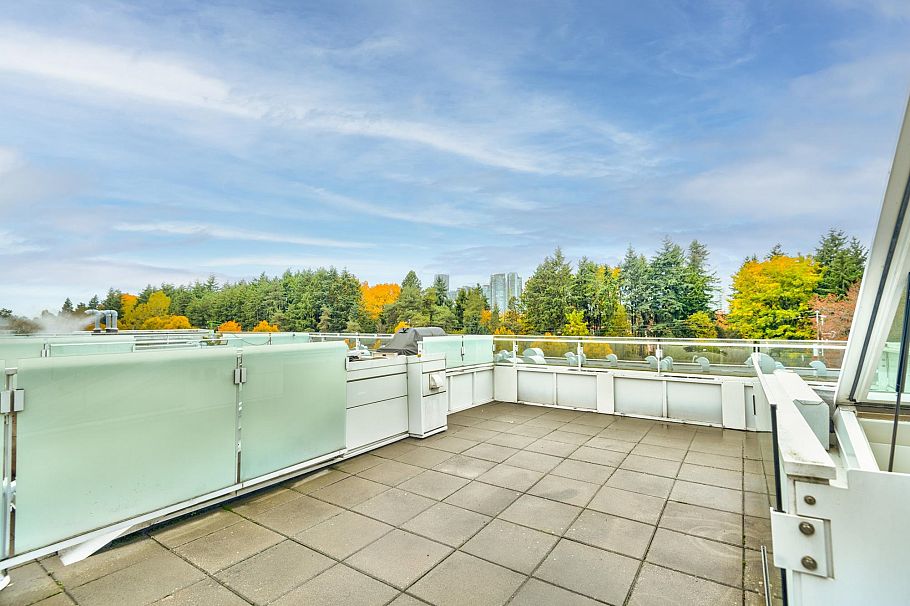 2222 Willow Street Vancouver, BC - 2