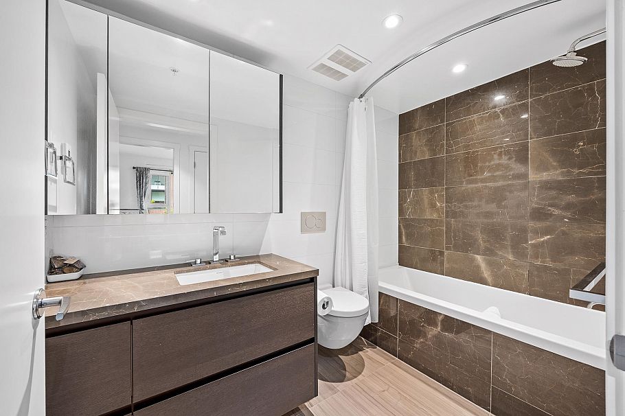 305 1571 W 57th Avenue Vancouver, BC - 29