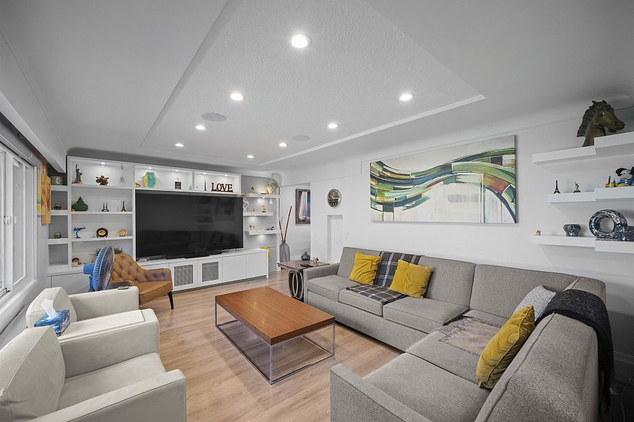 6978 Mckinnon Street Vancouver, BC - 2