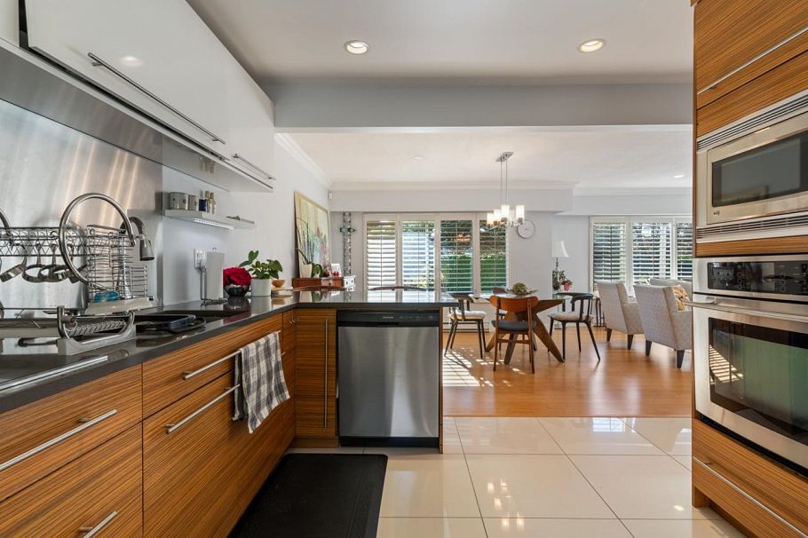 744 Kilkeel Place North Vancouver, BC - 10