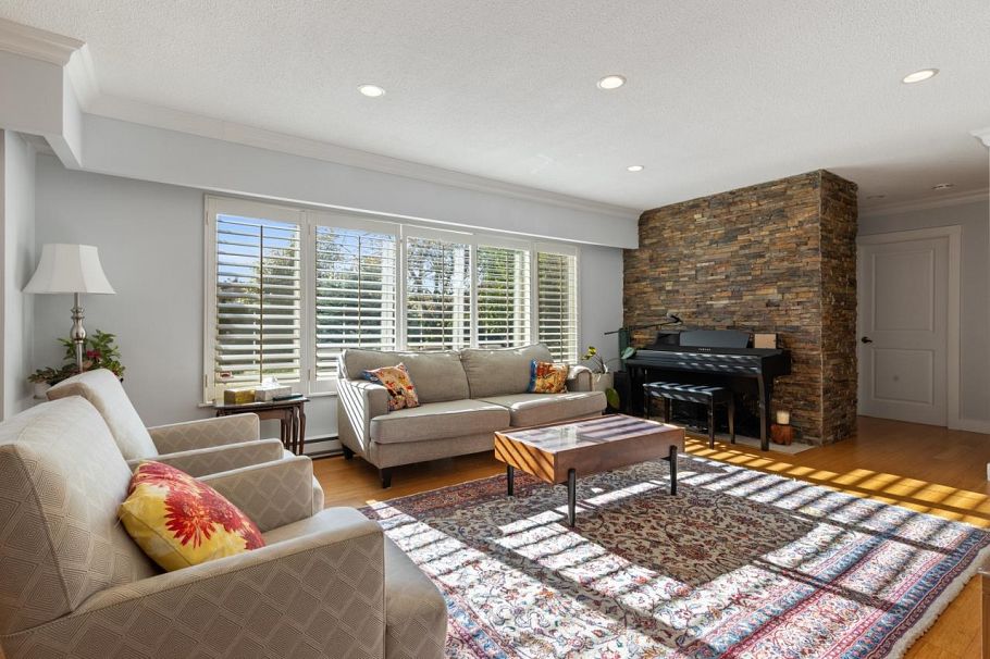 744 Kilkeel Place North Vancouver, BC - 4