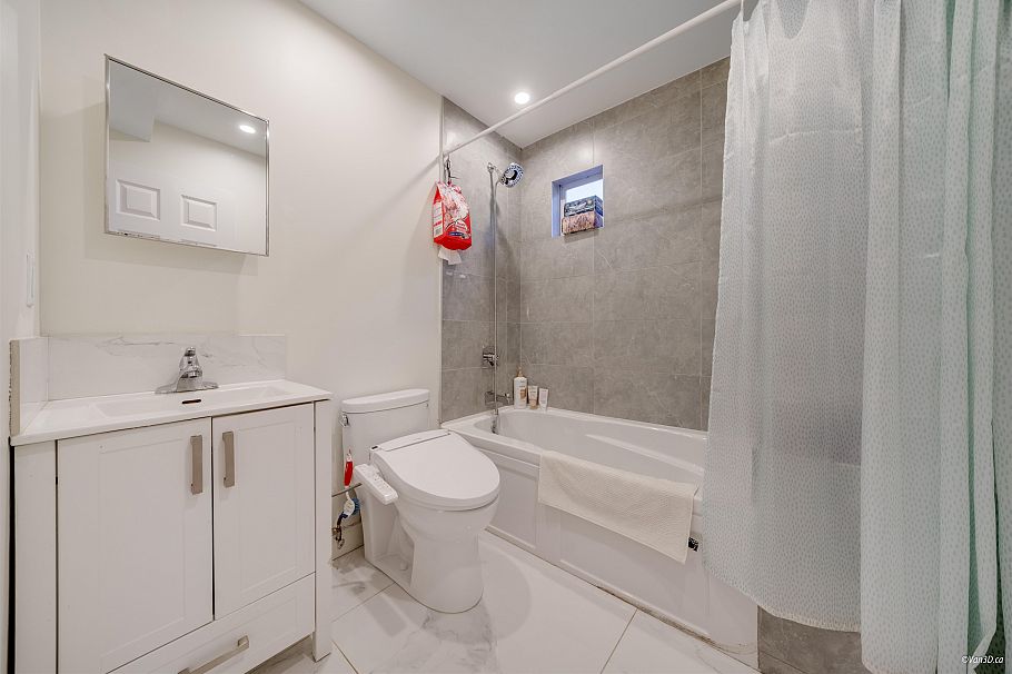 3657 W 29th Avenue Vancouver, BC - 11