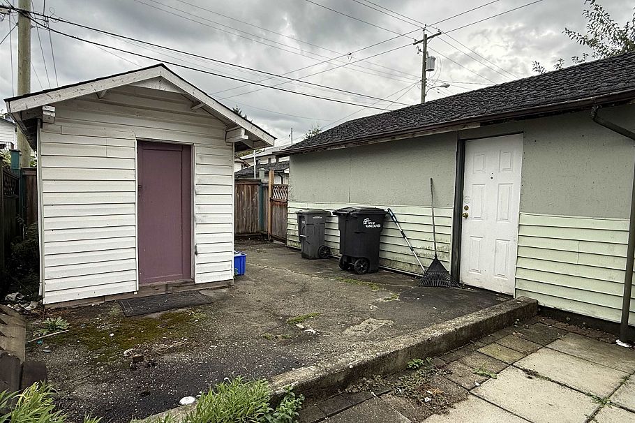 5828 Kerr Street Vancouver, BC - 29