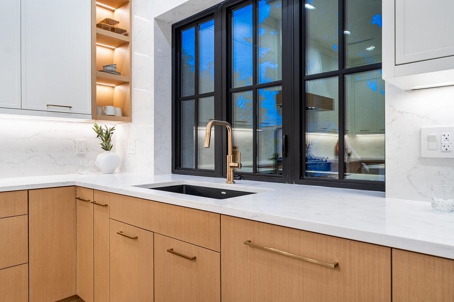 5080 Prince Edward Street Vancouver, BC - 24