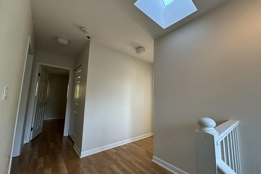 2358 W 6th Avenue Vancouver, BC - 19