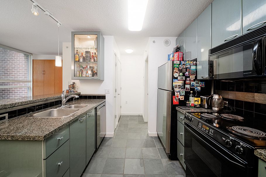 305 1068 Hornby Street Vancouver, BC - 21