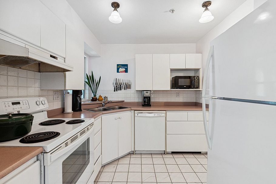 304 2121 W 5th Avenue Vancouver, BC - 9