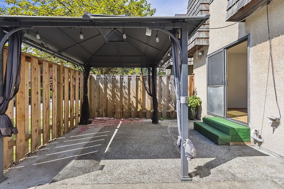 1142 Premier Street North Vancouver, BC - 7