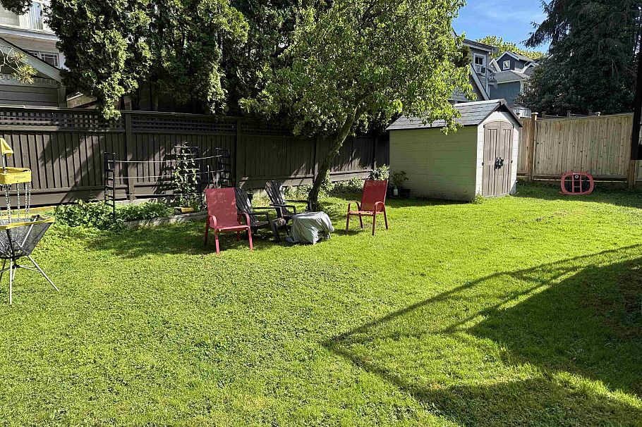 2385 W 7th Avenue Vancouver, BC - 34