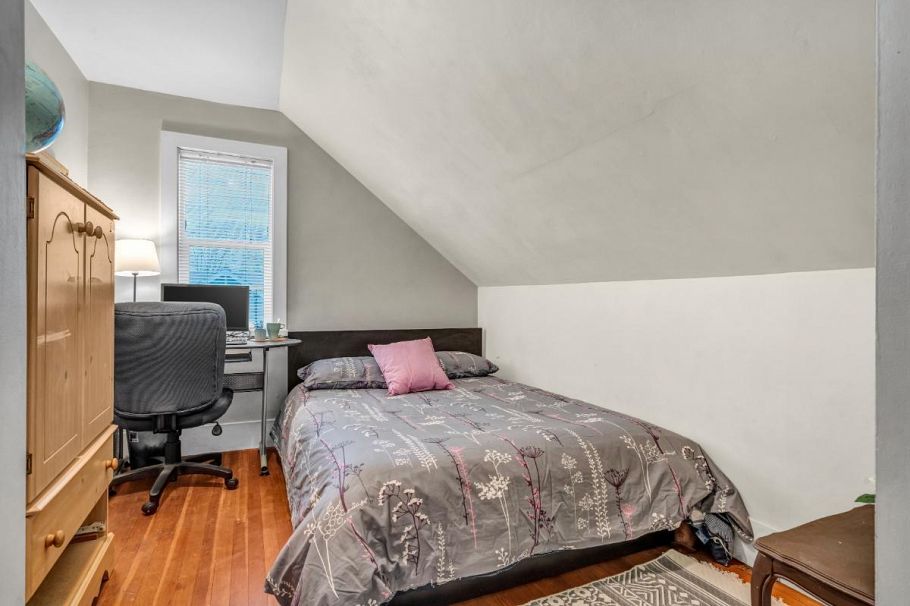 2385 W 7th Avenue Vancouver, BC - 31