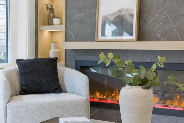 2452 W 49th Avenue Vancouver, BC - 3