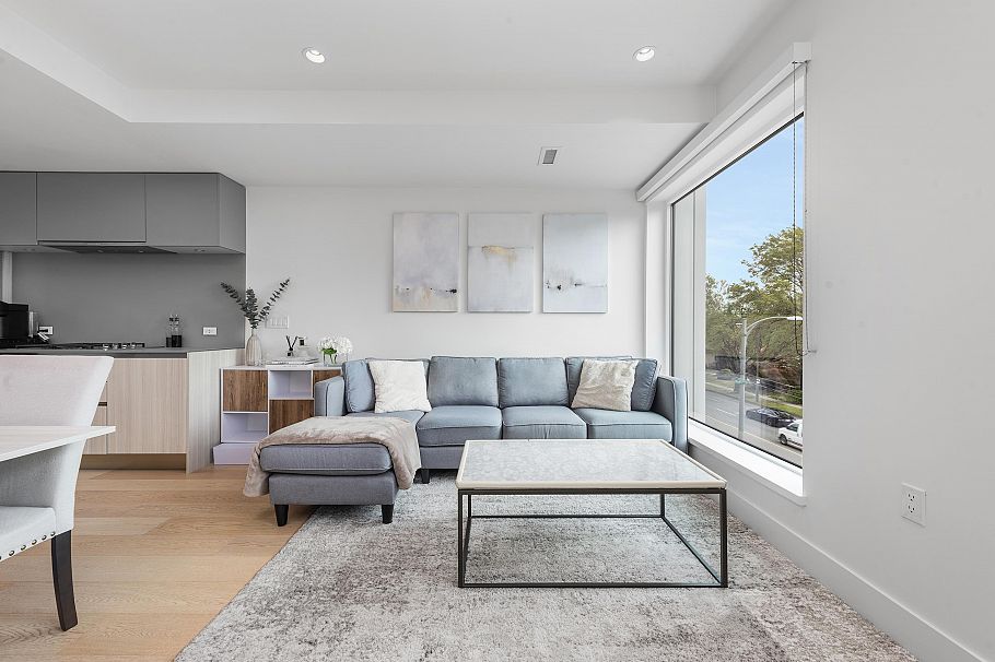 138 W Woodstock Avenue Vancouver, BC - 2