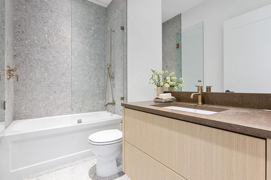 2 1243 E 27th Avenue Vancouver, BC - 19